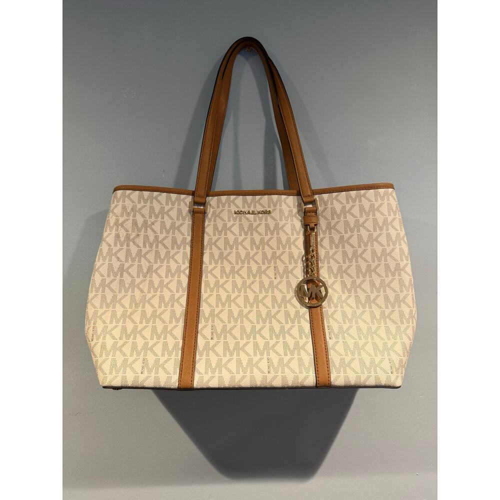 Michael Kors Jet Set Signature PVC Tote Bag – Vanilla / Acorn